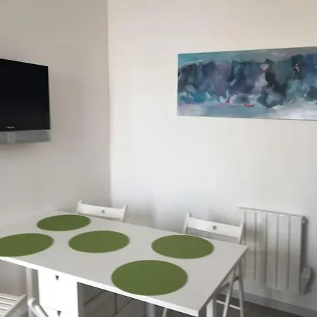 Petite Maison Centre-ville Les Bains * אנדרנוס-לה-באינס
